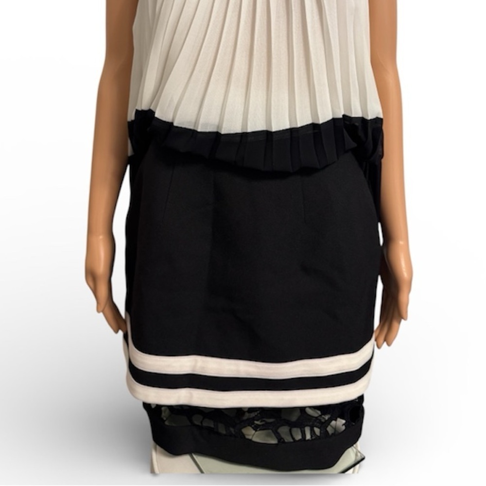 Cameo Crochet Double Layer Boss Skirt